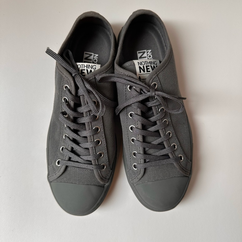 Women’s Gray Nothing New Sneakers size 6